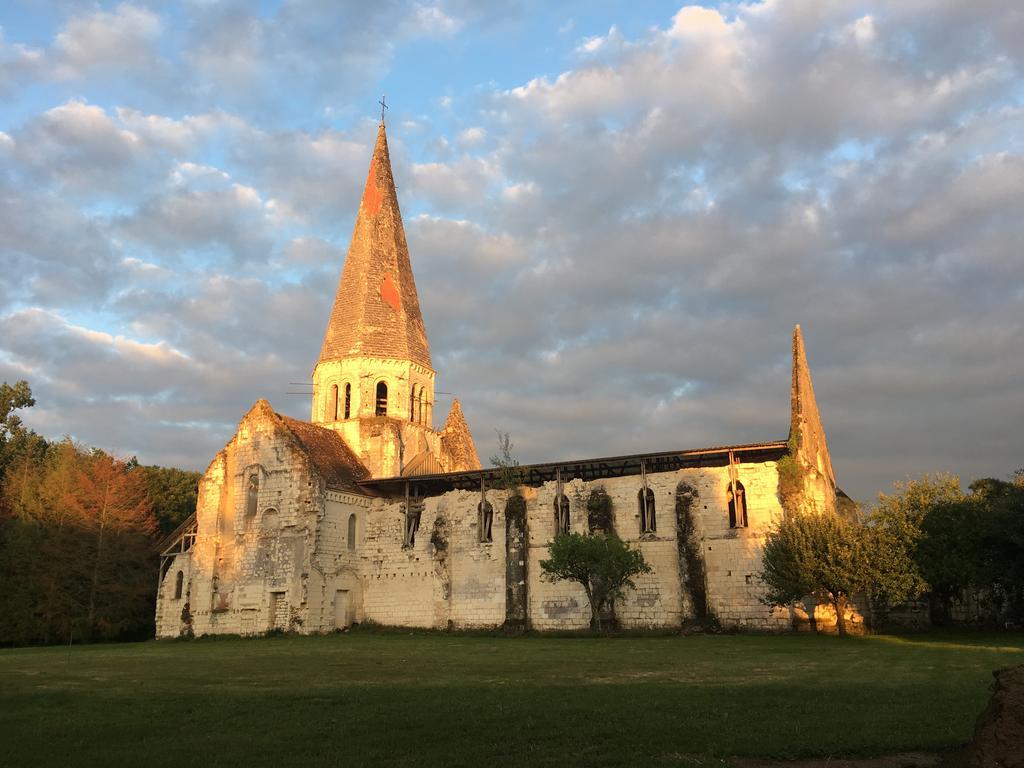 Faverolles-sur-Cher Studio Avec Terrasse Abbaye D'Aigueviveゲストハウス エクステリア 写真